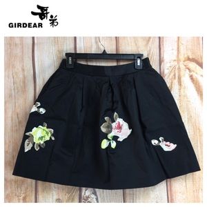 🐞NWT Girdear Black w/Flower Pleated Skirt Size 4